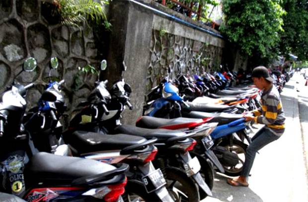 Dishub Makassar Bakal Ambil Alih Ribuan Titik Parkir Tepi Jalan Umum