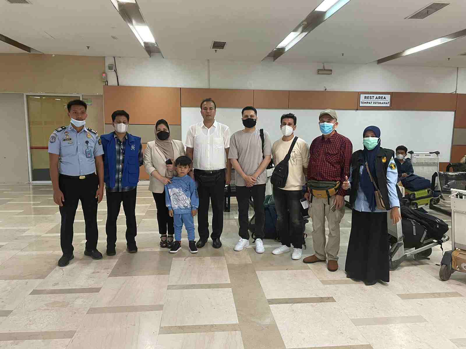Rudenim Makassar Kawal Keberangkatan Resettlement Enam Orang Pengungsi