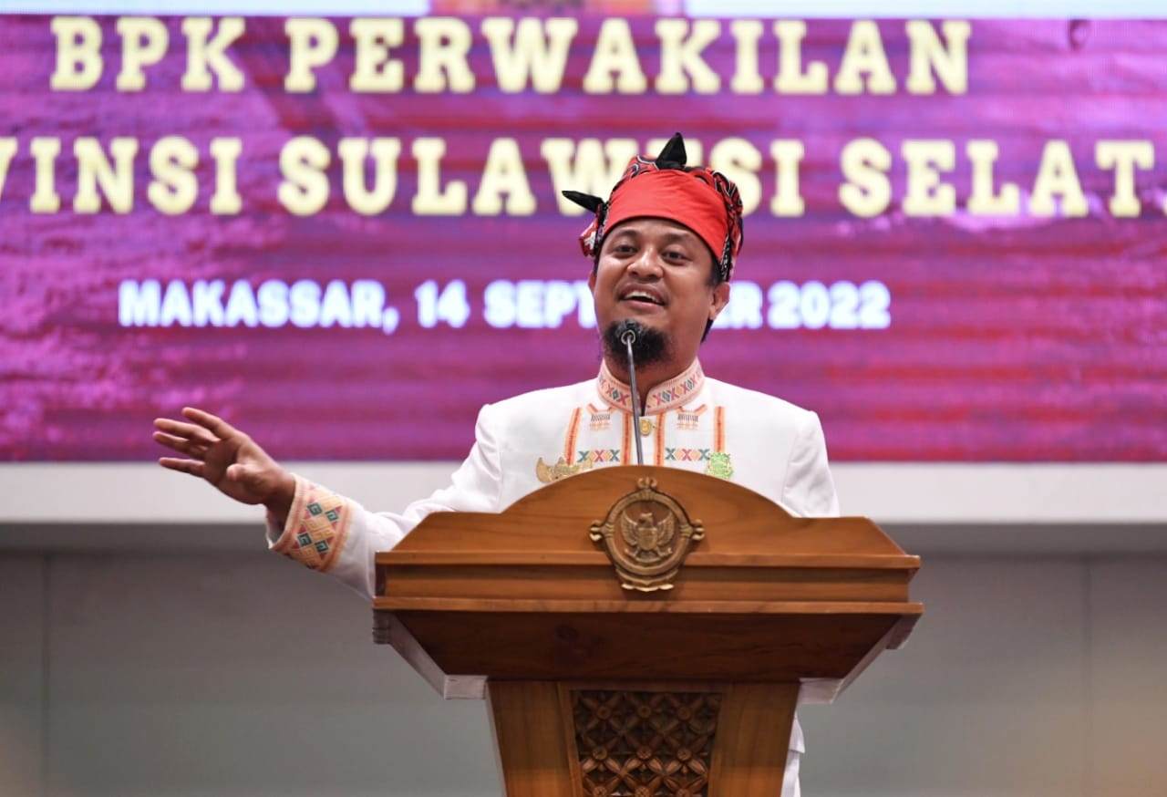 Gubernur Sulawesi Selatan, Andi Sudirman Sulaiman menghadiri acara serah terima jabatan Kepala Perwakilan BPK RI Provinsi Sulawesi Selatan
