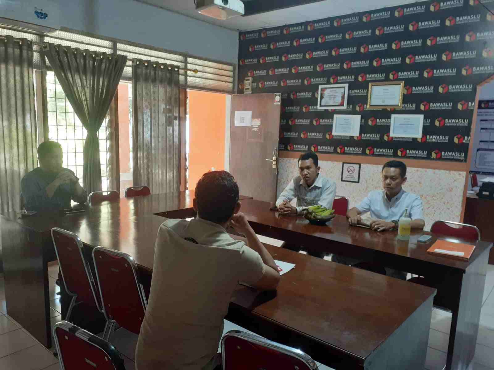 Koordinasi Pembentukan Pemantau Pemilu, LS-Vinus Sambangi Bawaslu Bantaeng