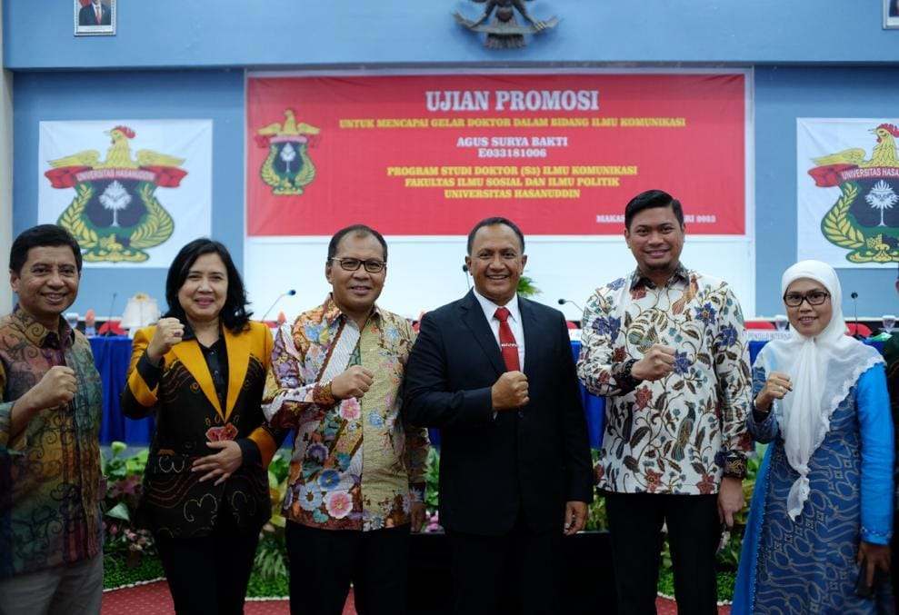 Wali Kota Makassar Danny Pomanto saat menghadiri promosi Doktor Mantan Pangdam XIV Hasanuddin Mayjen (Purn) Agus Surya Bhakti. (Dok/Pemkot Makassar).