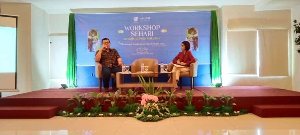Kepala UNICEF Wilayah Sulawesi dan Maluku Hengky Wijaya saat hadir sebagai fasilitator dalam Workshop AJI-UNICEF di Makassar. (Rakyat.News/M Aswar).