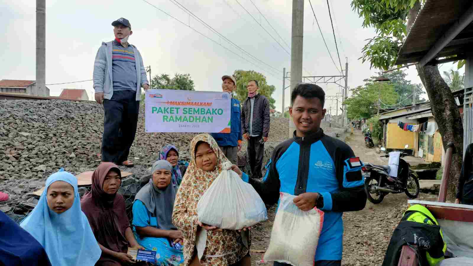 LDD Salurkan 100 Paket Sembako di Bekasi