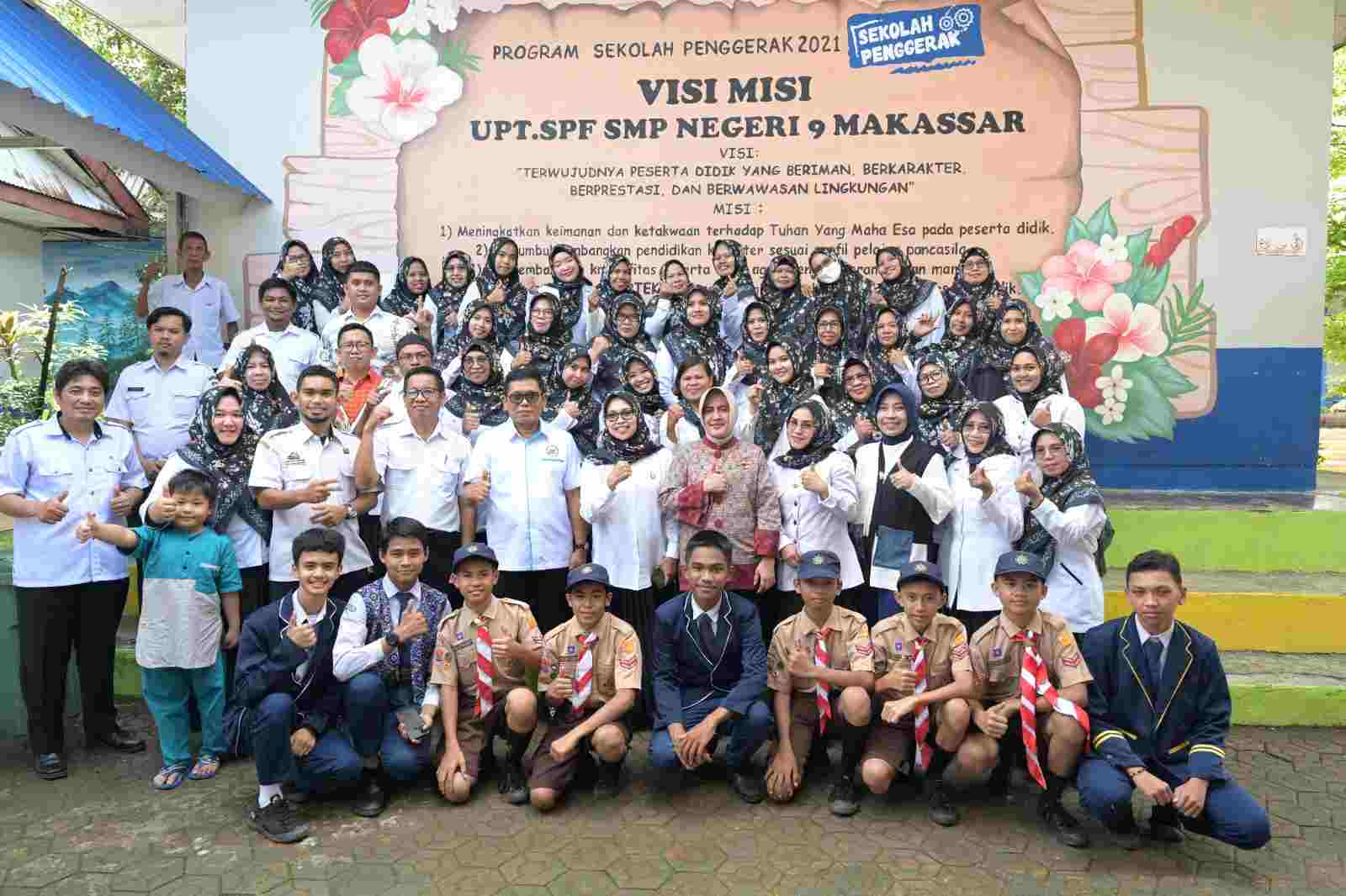 TInjau Pelaksanaan Studi Tiru, Bunda Paud Kunjungi SMP 9 Makassar