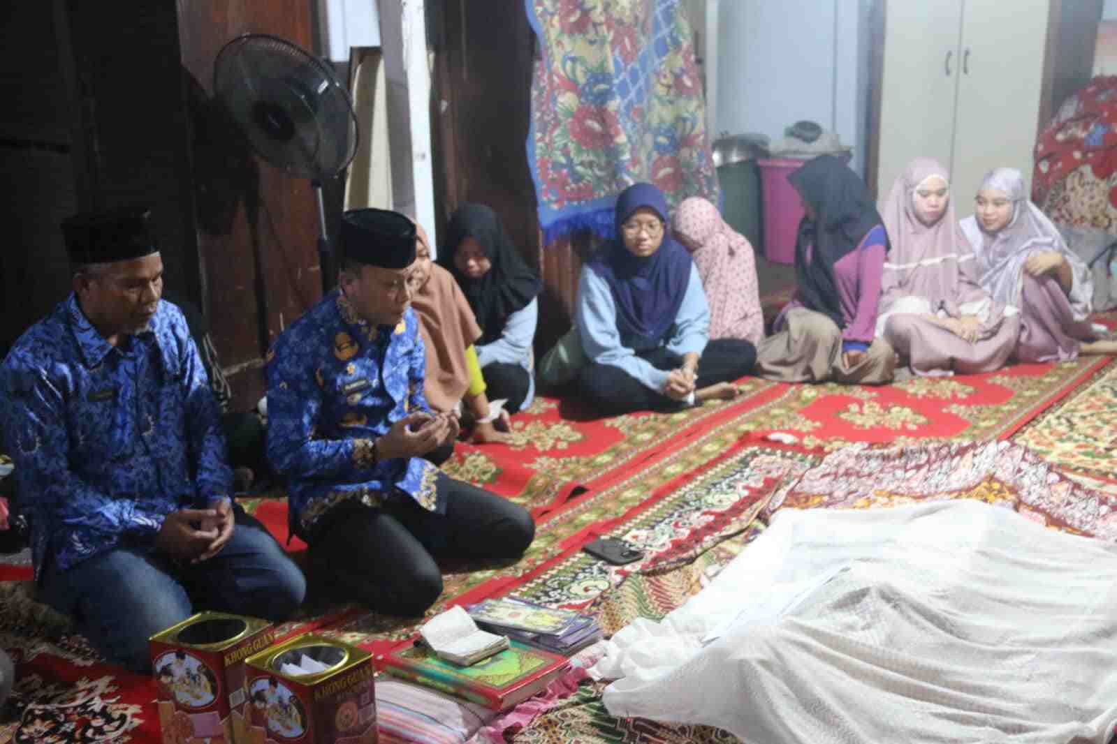 Belasungkawa Camat Tallo atas Meninggalnya Istri Mantan Anggota DPRD Makassar