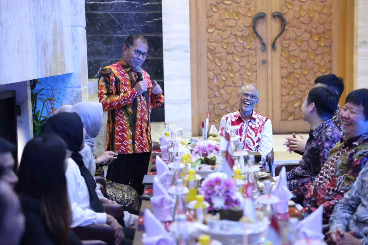 Wali Kota Makassar Paparkan Proyek Prestisius ke Menteri Singapura