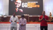 Ramdhan Pomanto Merayakan Ulang Tahun ke-60 Didampingi Istri Tercinta. (Dok. Pemkot Makassar).