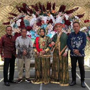 Andi Bebas Manggazali turut menghadiri acara resepsi pernikahan putra dari Iskandar Baharuddin Lopa. (Ist)
