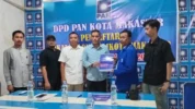Tim Pemenangan H. Najmuddin saat pendaftaran penjaringan Cawalkot di DPD PAN Makassar.