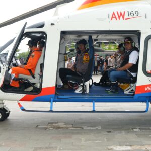 PJ Gubernur Sulsel Kirim Bantuan Ke Luwu Dengan Gunakan Helikopter