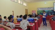 Siswa SMKN 2 Makassar Dibelaki Edukasi Safety Riding Asmo Sulsel