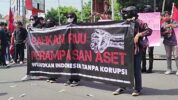 mahasiswa demo pengesahan RUU Perampasan Aset di DPRD Kota Blitar