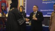 Wagub Sulbar Hadiri Wisuda UT Majene, Tekankan Adab dan Integritas