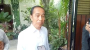 Presiden Ke-7 Republik Indonesia, Joko Widodo Saat Diwawancara Wartawan di Rumahnya