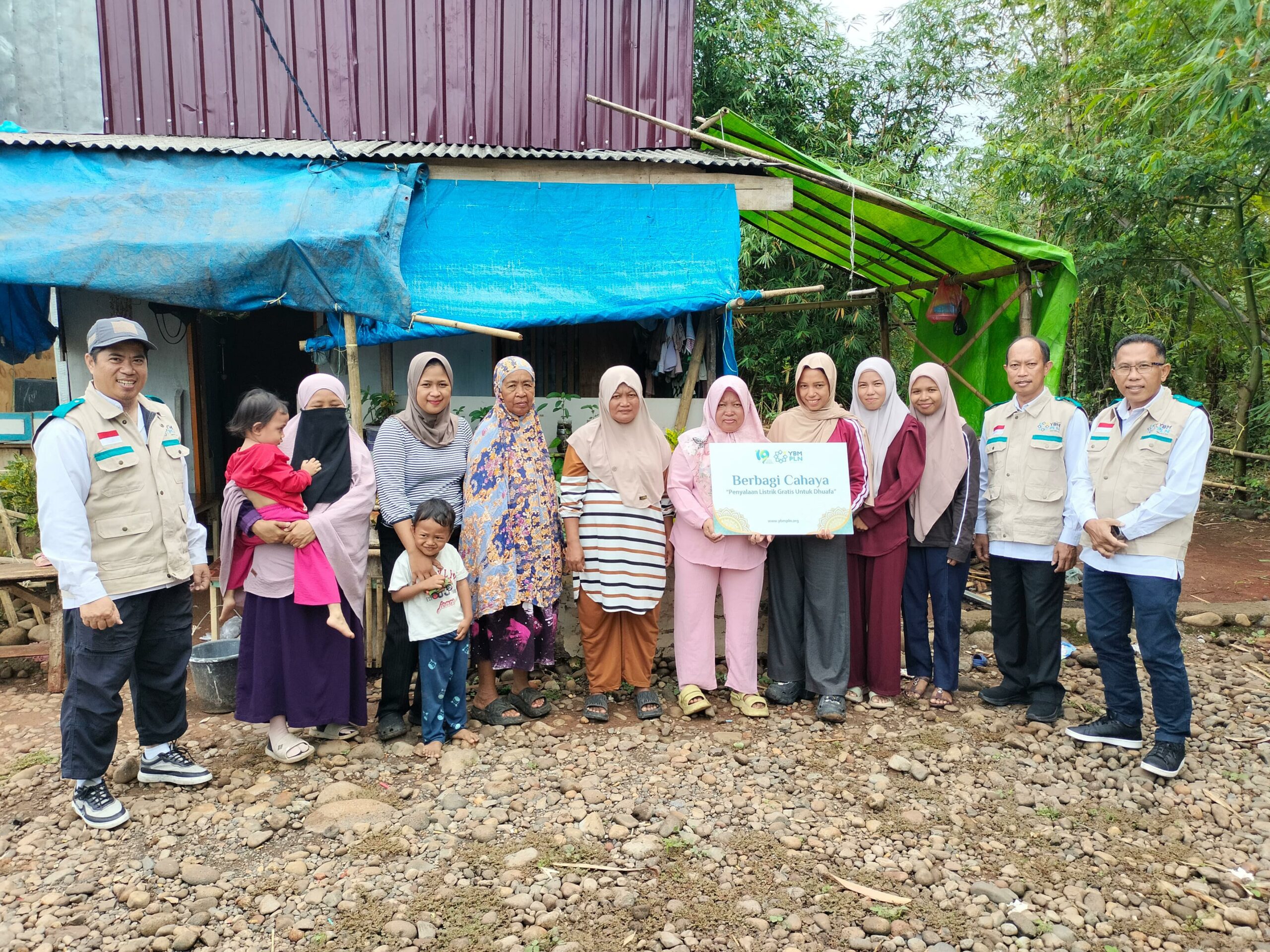 YBM PLN Sulawesi Nyalakan Listrik Gratis Lewat Program Berbagi Cahaya